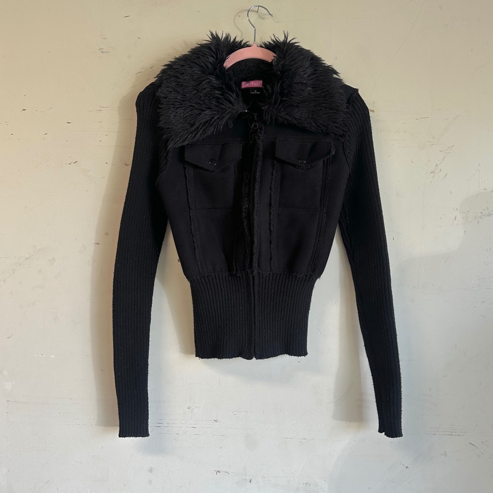 Vintage Y2K black zip up faux fur jacket mall goth say what?